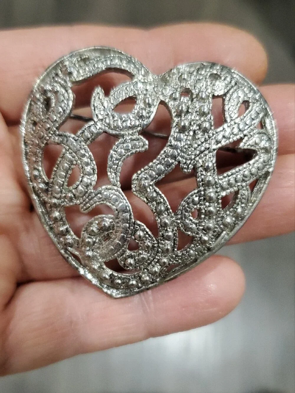 Silver Heart Filigree Brooch - Elegant Women’s Jewelry
